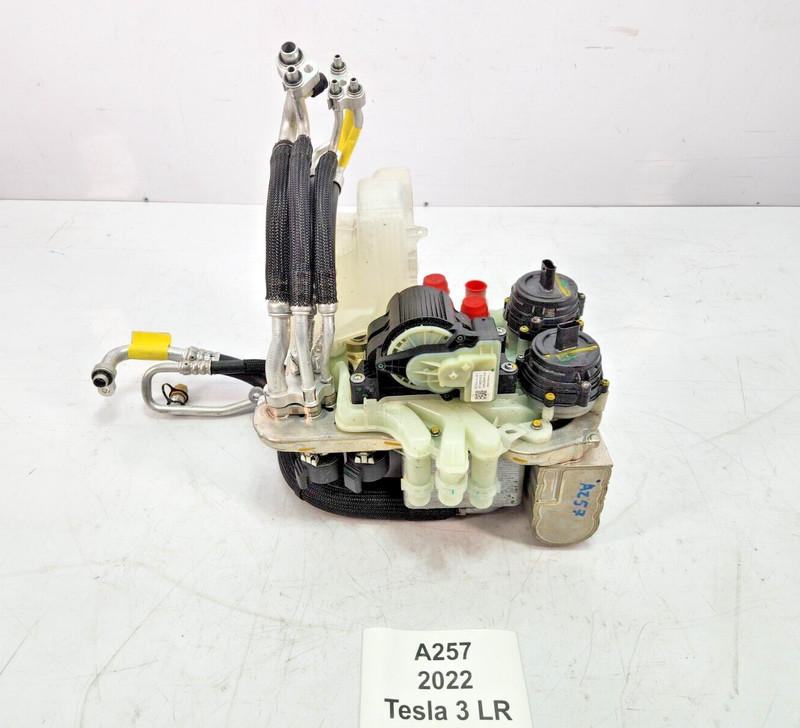 ✅ 20-23 OEM Tesla Model Y 3 Supermanifold Refrigerant W/ Coolant Reservoir