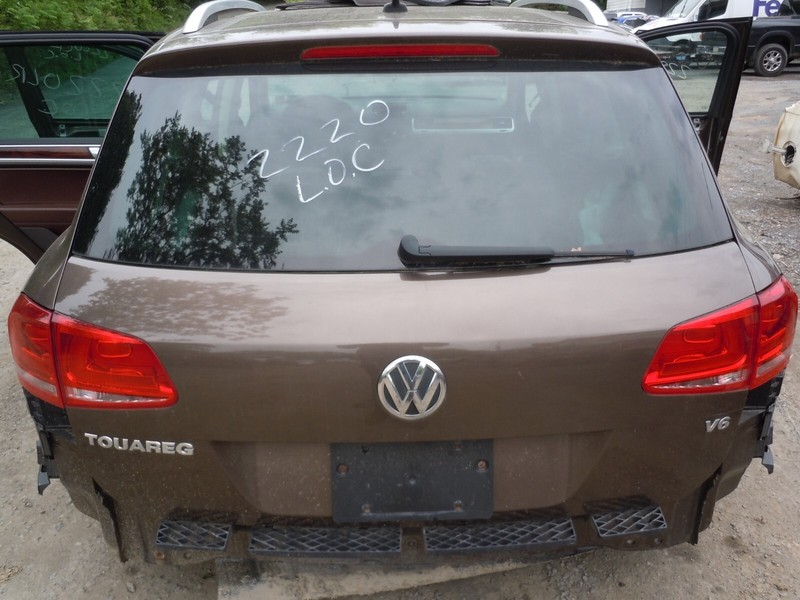 2011-2014 Volkswagen Touareg Hatch W/ Spoiler OEM