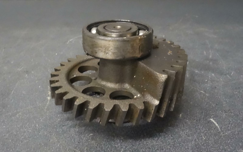 Ski-Doo OEM Out Put Shaft Reduction Gear Oil Pump Drive 420834583 MXZ Mach Z