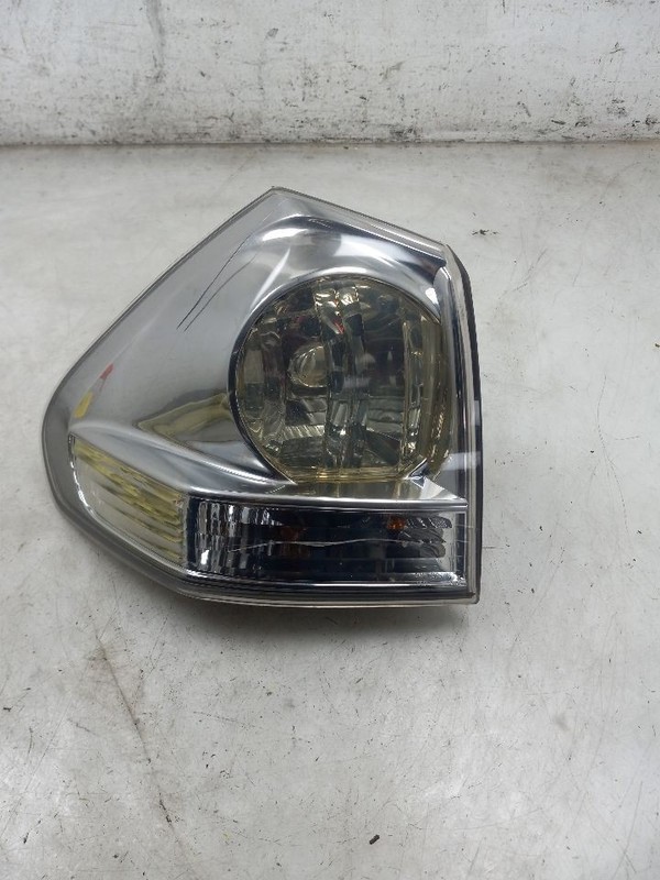 05 LEXUS RX330 DRIVER LEFT TAIL LIGHT QUARTED PANEL MOUNTED