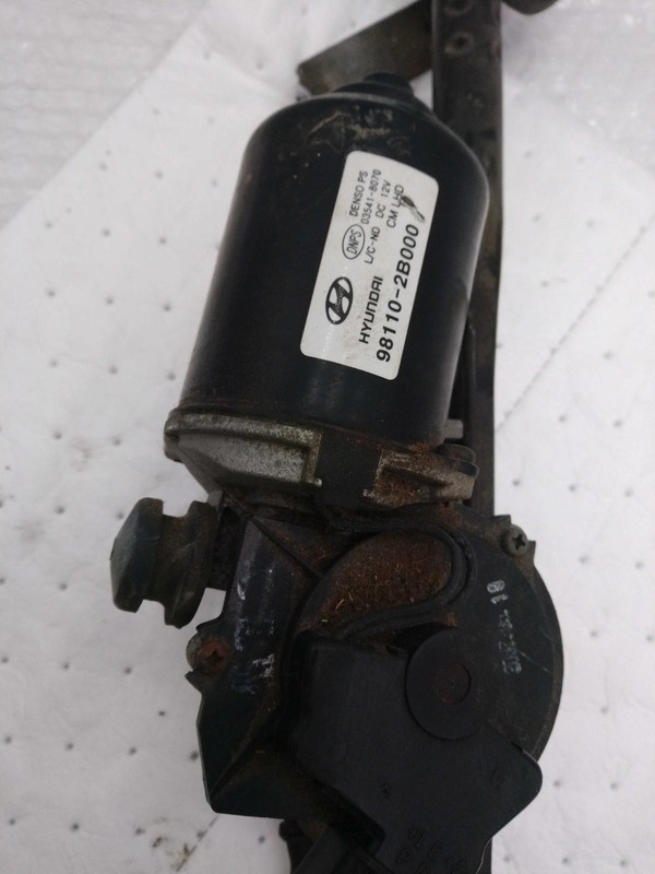 2008 Hyundai Santa Fe Wiper Motor OEM 981102B000 Red 236K Miles