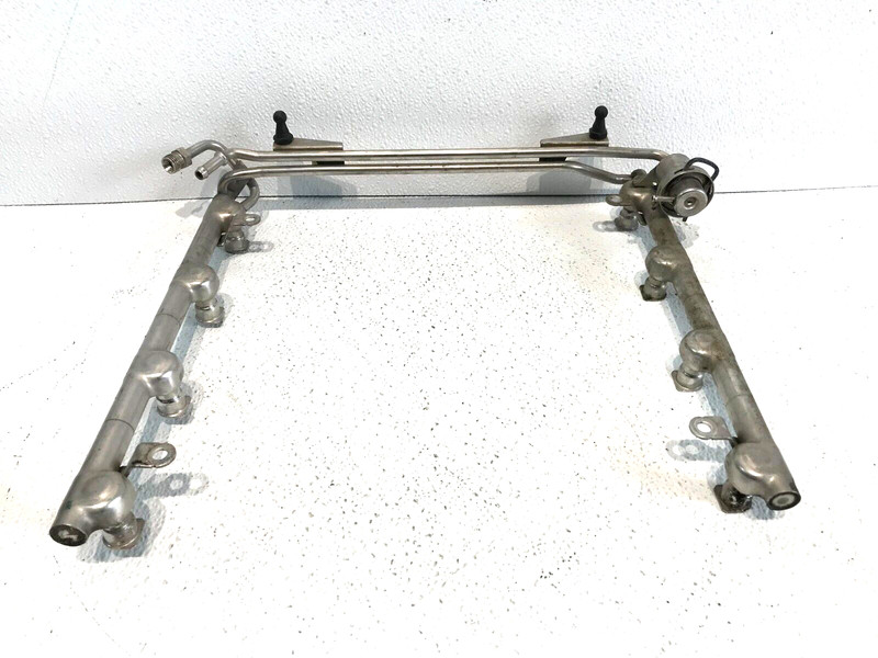03-10 Audi A8 Fuel Rail Injector OEM