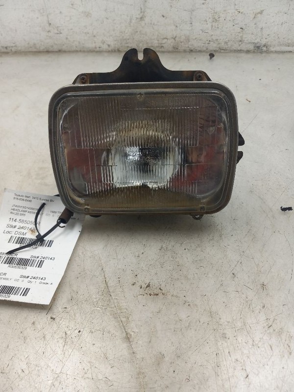 89-95 TOYOTA PICKUP SR5 PASSENGER RIGHT HEADLIGHT SEALED BEAM CHROME