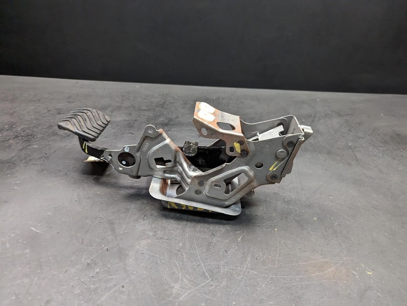 Brake Pedal 2020 Nissan Versa 2021 2022