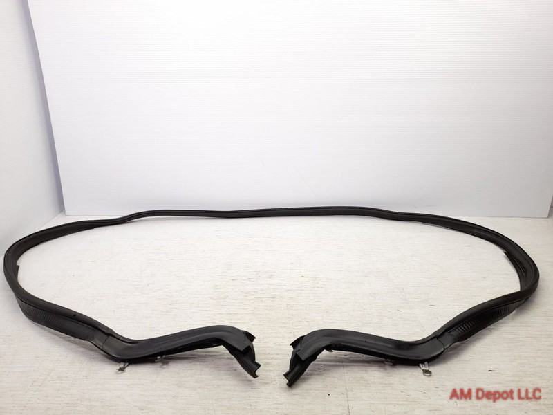 2008 BMW 335i 328i E93 Convertible Trunk Lid Seal Gasket 51767193576
