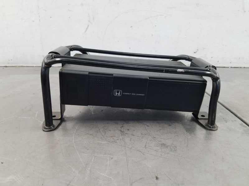 2003 Honda S2000 AP1 CD Changer #1411 E6