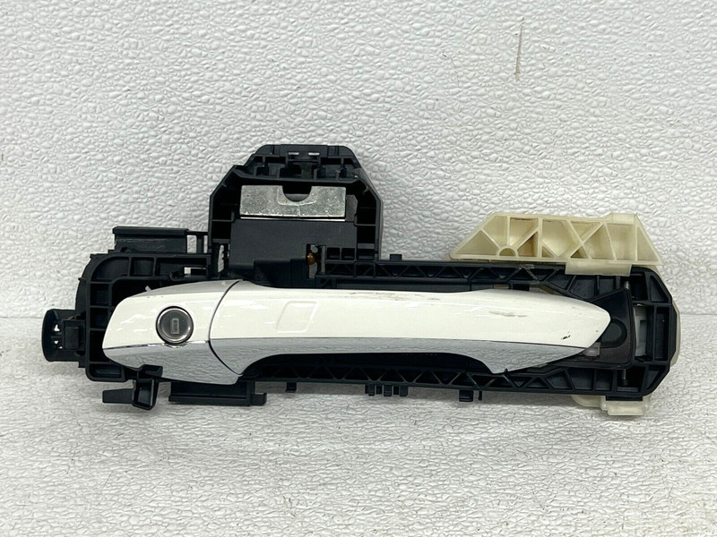 ⭐2014-2019 MERCEDES BENZ CLA45 AMG FRONT LEFT EXTERIOR DOOR HANDLE OEM LOT2560
