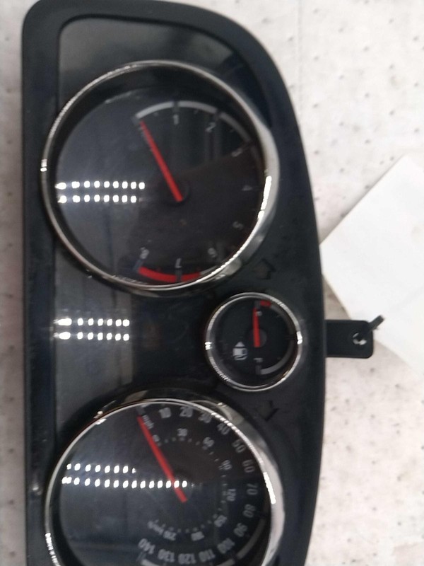 2008 Saturn VUE Speedometer Gauge OEM Silver 133K Miles NJ25-26344-670666