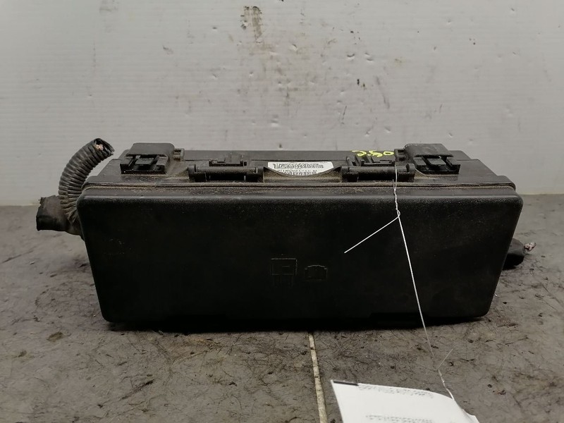 Fuse Box Engine Core Support Mounted Fits 11-14 FORD F150 PICKUP 1577511