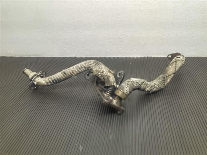 2002 Cadillac Escalade 6.0L EGR Pipe Assembly OEM 12569076