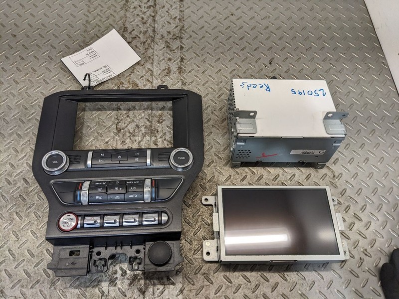 20-23 Mustang Audio Radio AM FM Display Screen Receiver Control Panel OE 1193984
