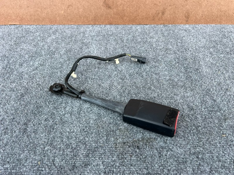 FORD MUSTANG GT 2015-2023 OEM FRONT RIGHT PASSENGER SEAT BUCKLE ASSEMBLY (BLACK)