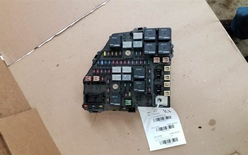 Fuse Box Engine Without Headlamp Washers Fits 03 CTS 236244