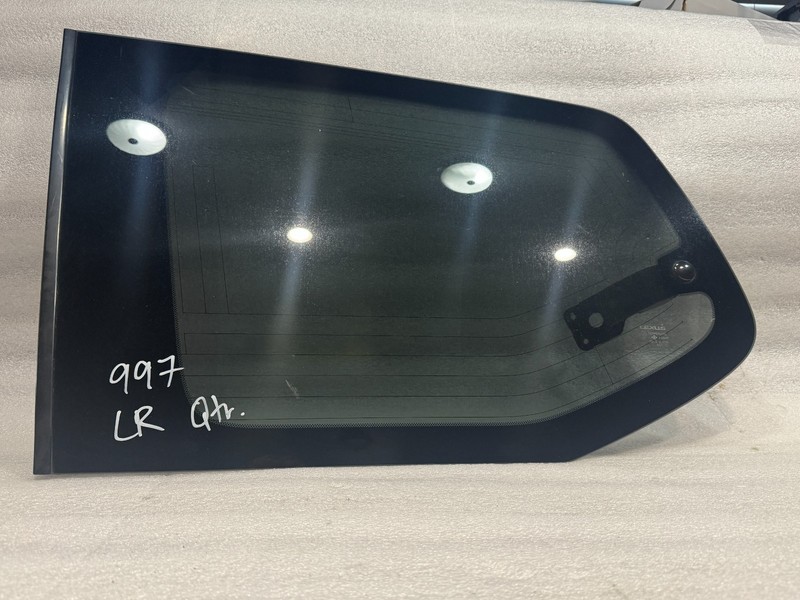 2003-2009 LEXUS GX470 LEFT REAR QUARTER GLASS WITH LATCH OEM