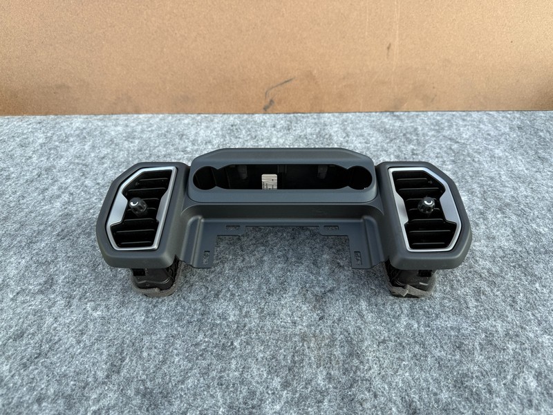 FORD BRONCO SPORT 2021-2024 OEM DASHBOARD DASH CENTER AC VENT BEZEL ASSEMBLY