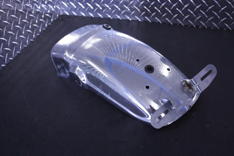 83 YAMAHA XV 920 VIRAGO REAR WHEEL FENDER GUARD W/LICENSE PLATE TAG OEM XV920
