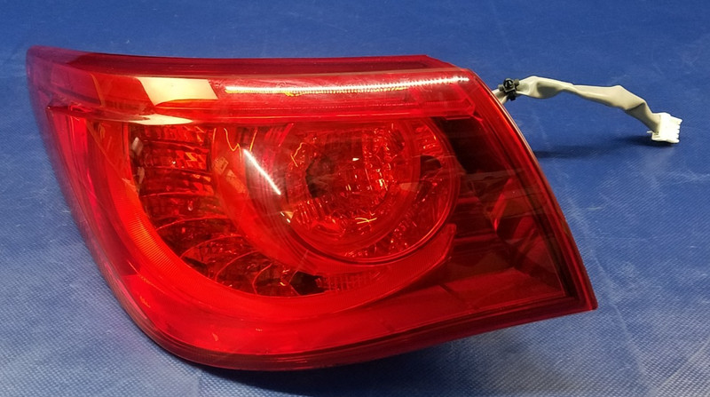 2014-2016 INFINITI Q50 LEFT SIDE TAIL LIGHT LAMP QUARTER PANEL MOUNTED # 71345