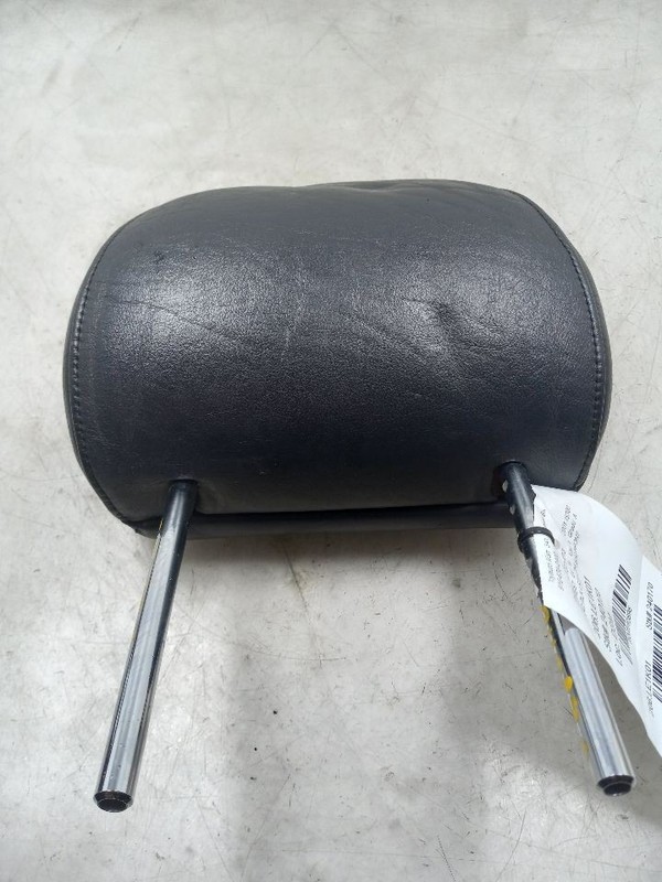 2001 LEXUS IS300 3.0L RWD AT DRIVER SIDE FRONT LEATHER HEADREST