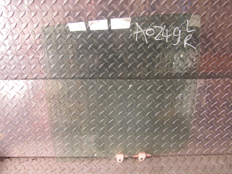 02 03 04 05 06 HONDA CR-V LEFT DRIVER REAR DOOR GLASS WINDOW