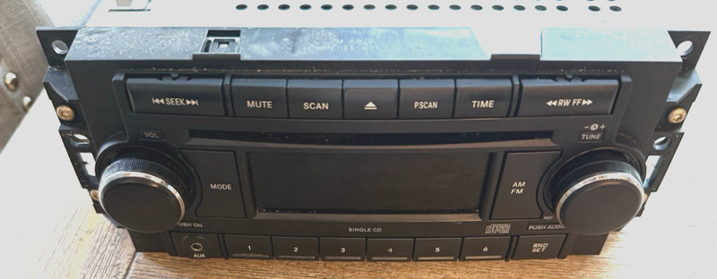 2008 2009 Dodge Caliber Radio Aux Ipod Single Cd Player P05064171AM OEM