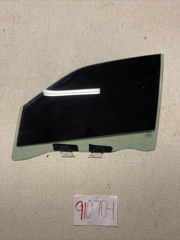 2006-2011 CADILLAC DTS LEFT DRIVER FRONT DOOR GLASS WINDOW 25758086