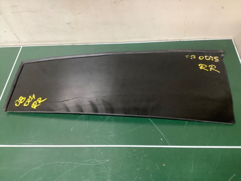 05- 10 Honda Odyssey Right Passenger side rear vent glass,window Used OEM