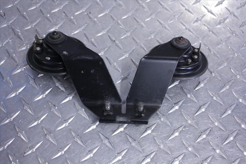96 KAWASAKI VN 1500 VULCAN HORNS HONK BEEP SIGNAL ALERT MOUNT BRACKET VN1500