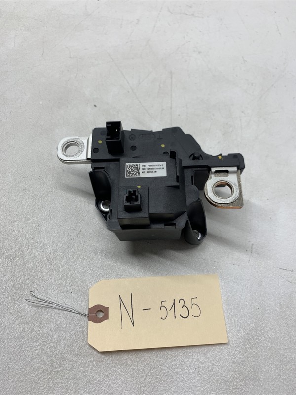 17-22 TESLA MODEL Y/3 MAIN BATTERY HIGH VOLTAGE PACK CONTACTOR SWITCH 5135 B31