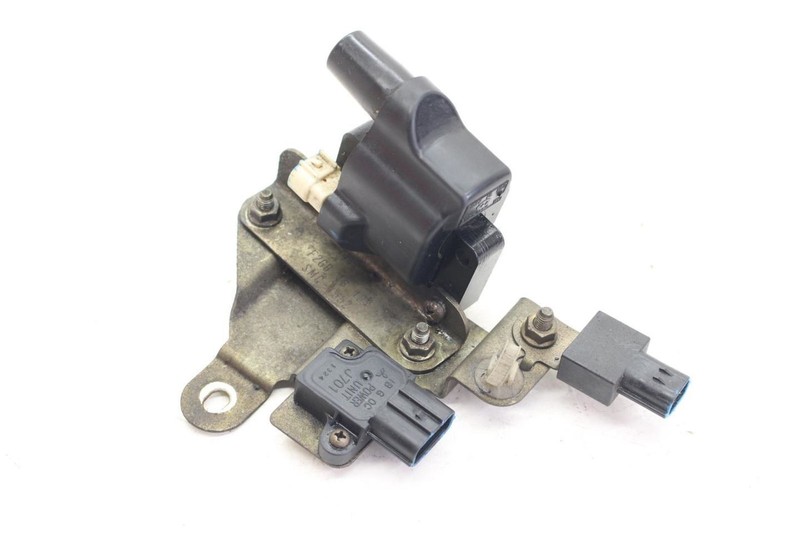 90-93 Mazda B-2600 Ignition Coil F2G81810X