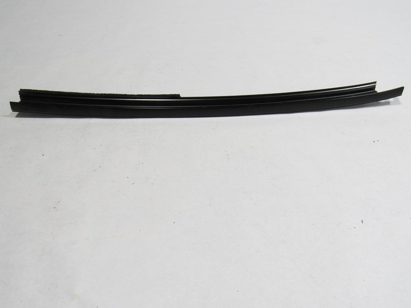14-20 Jaguar F-Type S 2016 Convertible Right Windshield Retainer Molding Trim :A