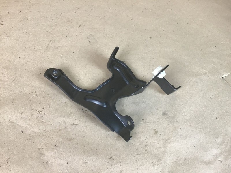 Audi R8 2011 Left Driver Knee Bracket Mount Support 08-12 :O