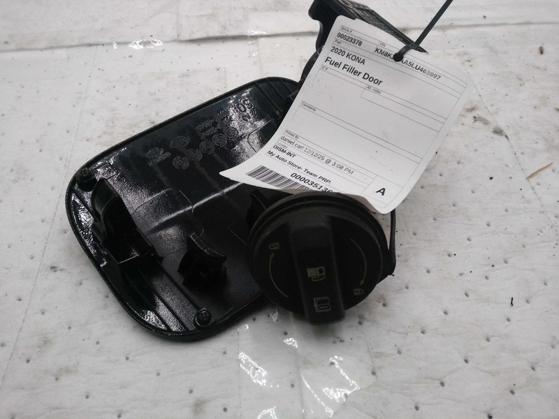 2020 Hyundai Kona Fuel Filler Door Black OEM Used 26000 Miles NJ25-23378-591277