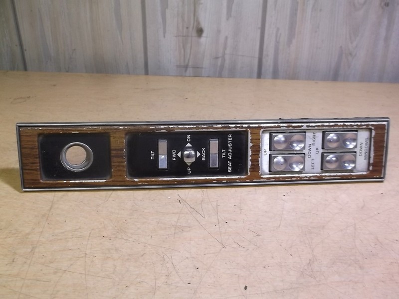 Vintage Buick Lesabre Woodgrain Window Seat Adj Switch Panel 20374816 20731008