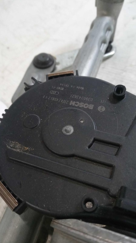 2022 Chevrolet Trailblazer Wiper Motor OEM 42709501, 34K Miles, Red