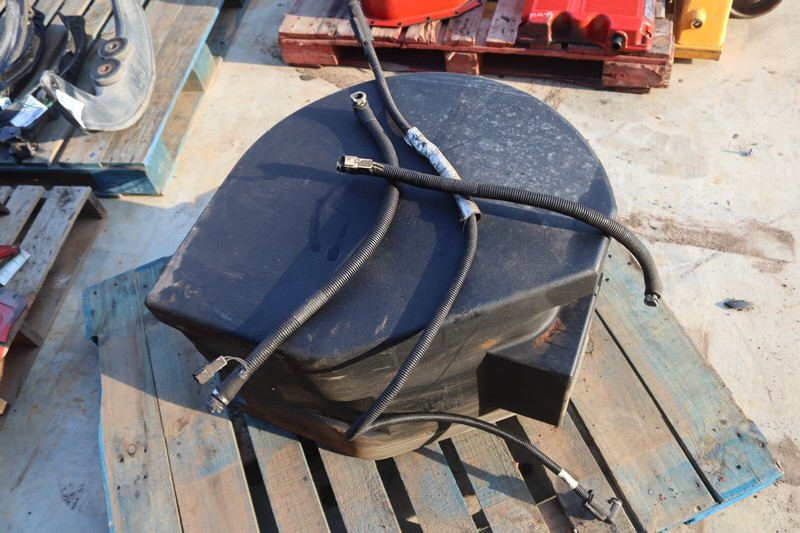 2012 12 KENWORTH T800 CUMMINS DIESEL EXHAUST FLUID DEF TANK OEM