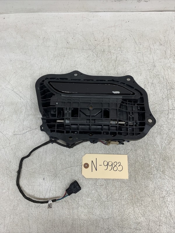 12-15 Tesla Model S Exterior Door Handle Outer Front RH 1007372-00-H 9983 B162