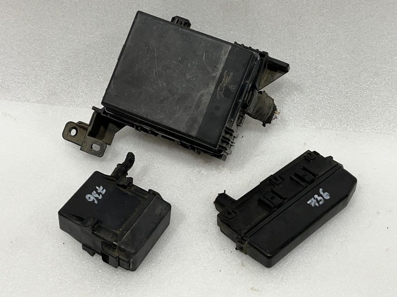 2006 2007 2008 MITSUBISHI ECLIPSE ENGINE FUSE RELAY BOXES 2.4L AUTOMATIC