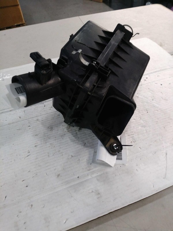2017 Mitsubishi Outlander Air Cleaner Assembly OEM 2.4L 143K Miles