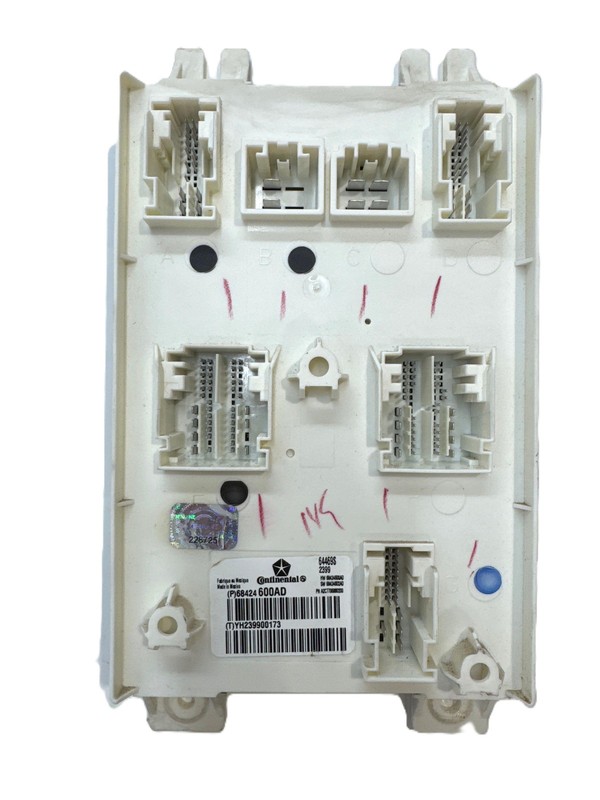 2020 Chrysler Pacifica 3.6L Fwd BCM Engine Body Control Module 68424600AD EM