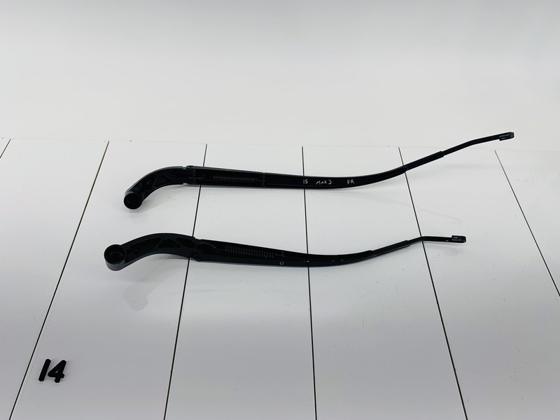 14-18 MAZDA 3 SEDAN FRONT WINDSHIELD WIPER WASHER ARM SET OF 2 OEM