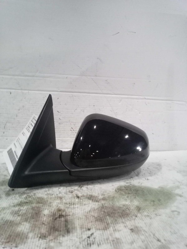 Used Left Door Mirror fits: 2024 Chevrolet Trax non-heated opt DWV w/blind spot