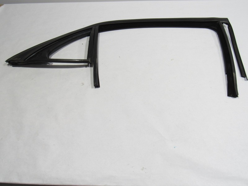 18-20 Mercedes S560 W222 2020 Rear Right Door Window Weather Strip Seal :M