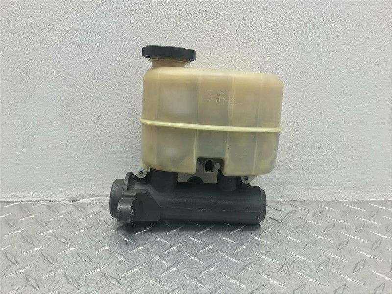 00 01 02 SIERRA SILVERADO TAHOE YUKON BRAKE MASTER CILINDER OEM 541-01199
