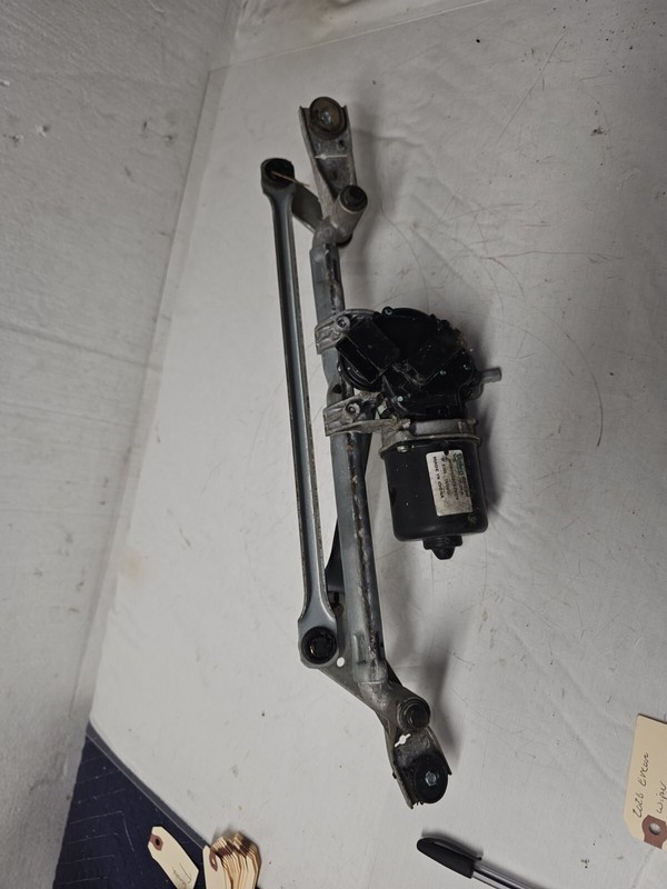 Used Windshield Wiper Motor fits: 2020 Buick EncoreGrade A