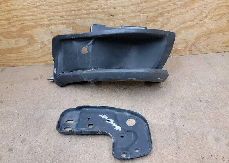 2015 2016 2017 Chevrolet Colorado Right RH Side Rear Bumper Brackets OEM