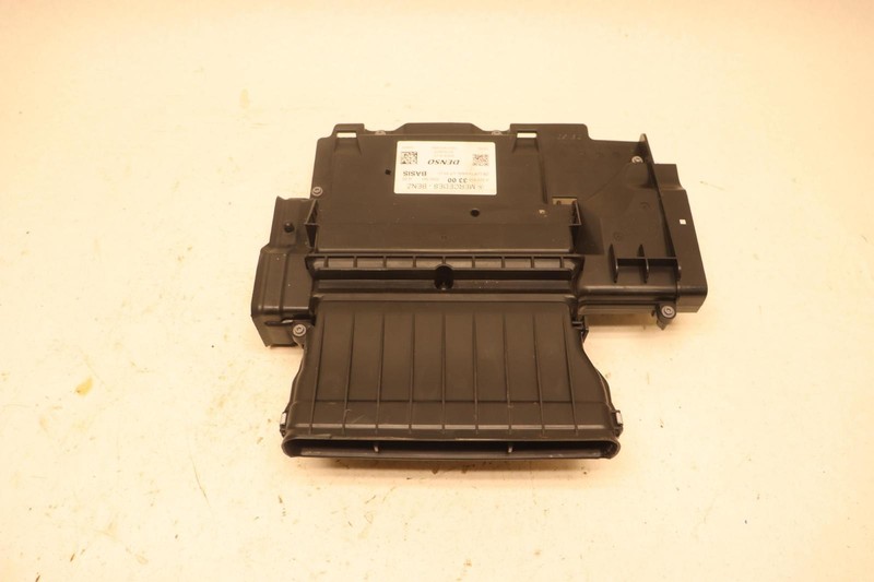 14-17 MERCEDES S-CLASS S550 W222 FRONT LEFT UNDER SEAT AIR DISTRIBUTOR VENT OEM