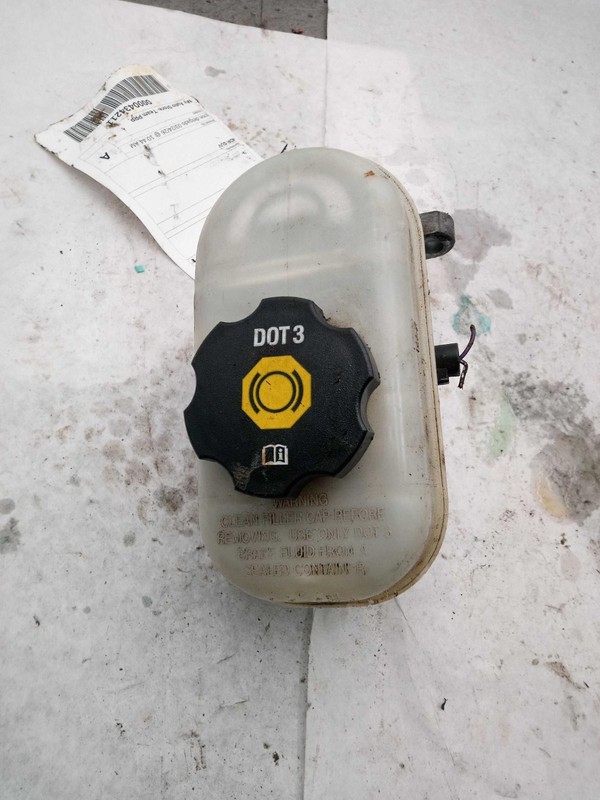 2005 Cadillac SRX Brake Master Cylinder OEM 10367561 Gold 147K Miles