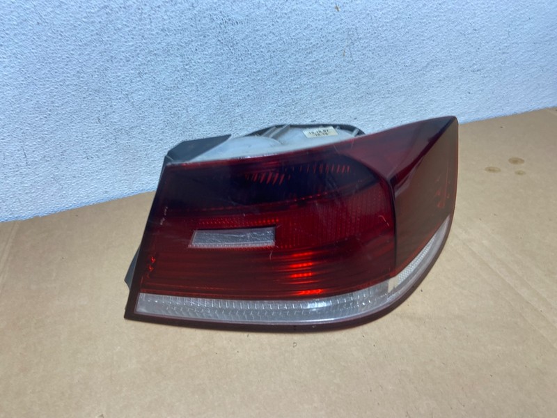 2007 to 2010 BMW M3 328i 335i Coupe Right Passenger RH Tail Light OEM AD2568 DW