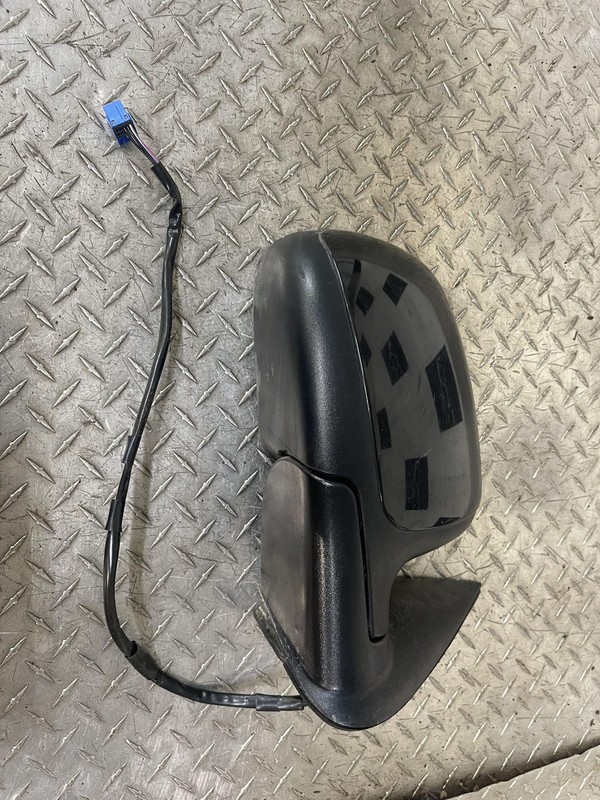 2003-2006 Chevrolet Avalanche Passenger Right Side Mirror Black Oem Tested