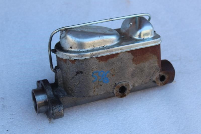 1976 LINCOLN CONTINENTAL MARK IV BRAKE MASTER CYLINDER